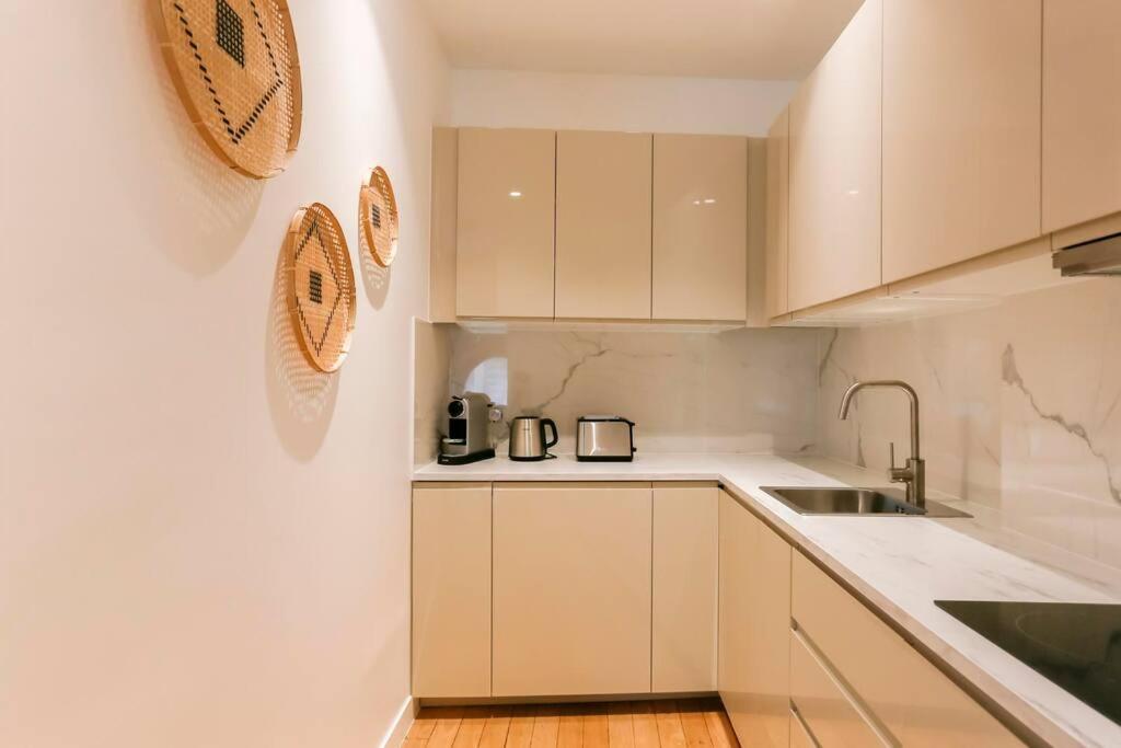 Modern 2 Bedrooms Near Louvre باريس المظهر الخارجي الصورة