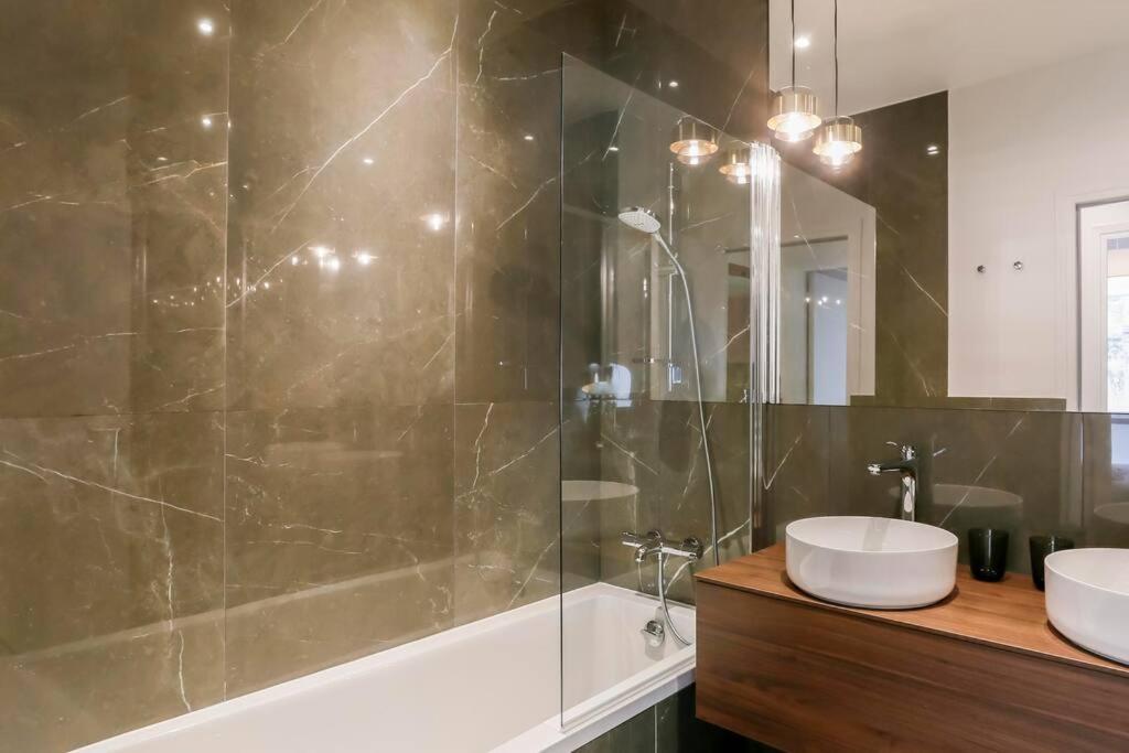 Modern 2 Bedrooms Near Louvre باريس المظهر الخارجي الصورة