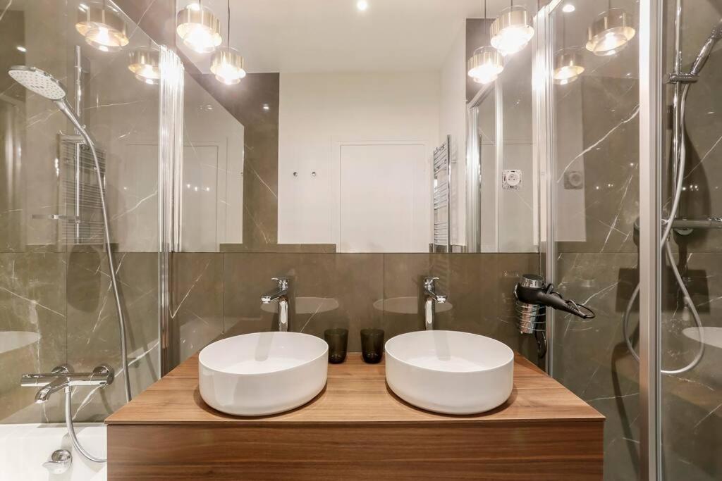 Modern 2 Bedrooms Near Louvre باريس المظهر الخارجي الصورة