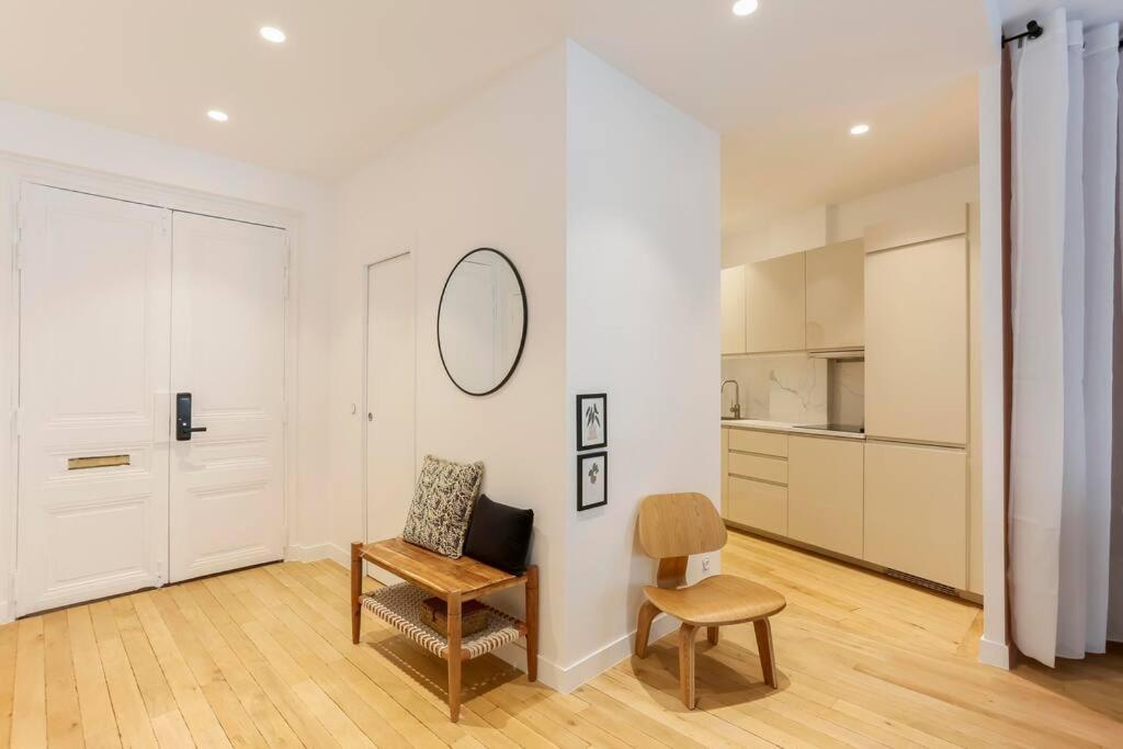 Modern 2 Bedrooms Near Louvre باريس المظهر الخارجي الصورة
